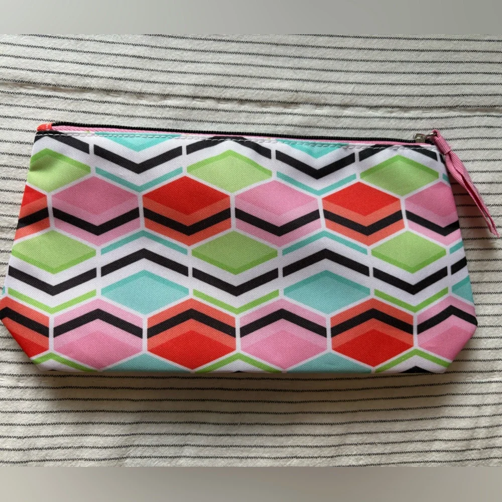 Clinique makeup pouch — new!